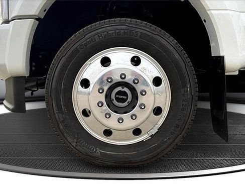Used 2022 Ford F450 Platinum w/ FX4 Off-Road Package image 36