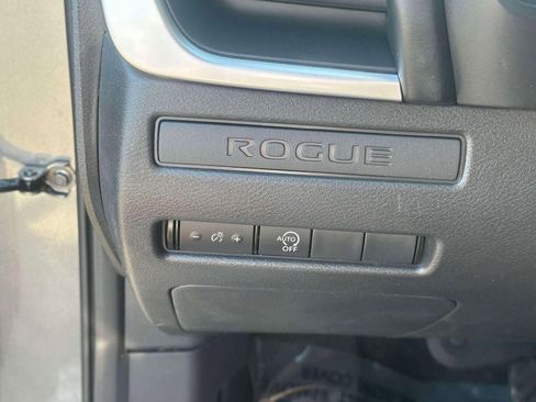Used 2023 Nissan Rogue S image 19