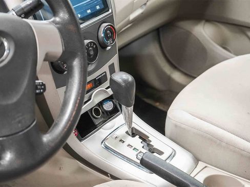 Used 2011 Toyota Corolla LE image 23