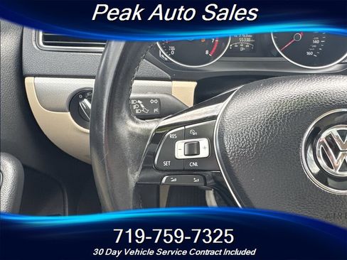 Used 2016 Volkswagen Jetta SE image 12