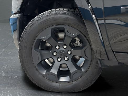 Used 2025 RAM 1500 Big Horn AWD/4WD image 36