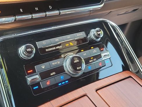 Certified 2023 Lincoln Navigator L Reserve RWD image 26