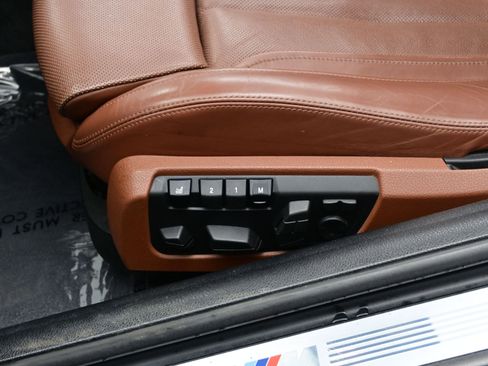 Used 2012 BMW 640i Convertible image 11