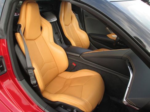 Used 2023 Chevrolet Corvette Stingray Preferred Cpe w/ 2LT image 19