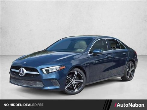 Used 2021 Mercedes-Benz A 220 image 1