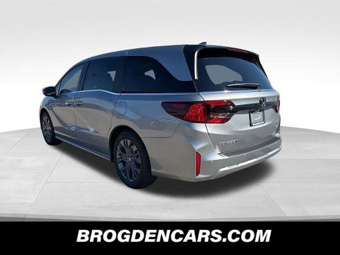 New 2026 Honda Odyssey Touring image 5