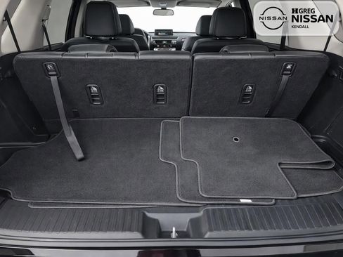 Used 2024 Honda Pilot Touring image 12