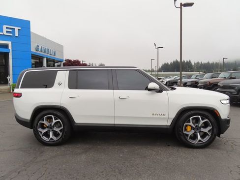 Used 2024 Rivian R1S Adventure AWD/4WD image 9