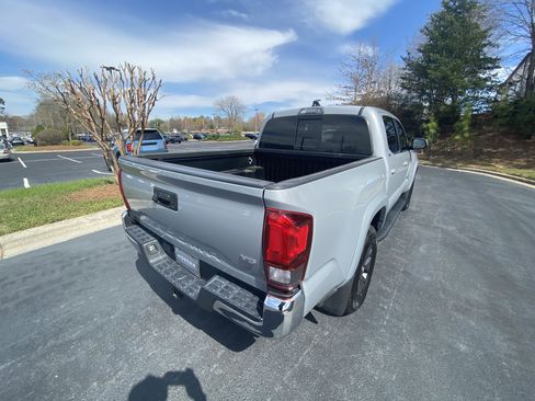 Certified 2021 Toyota Tacoma SR5 image 5