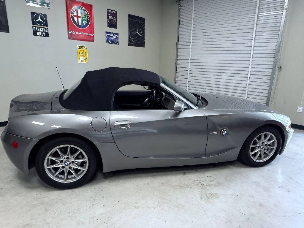 Used 2003 BMW Z4 2.5i RWD image 13