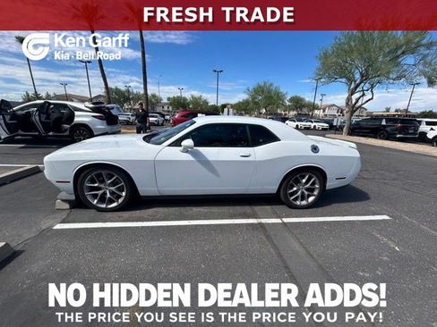 Used 2022 Dodge Challenger GT RWD image 1