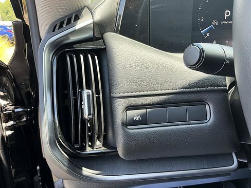 Certified 2025 Nissan Armada SV RWD image 15