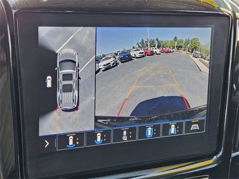 Used 2020 Chevrolet Traverse LT w/ LT Premium Package image 26