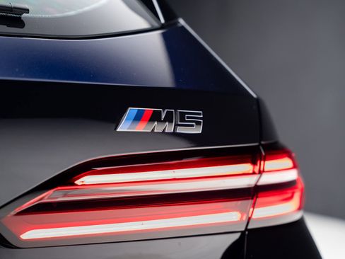 Used 2025 BMW M5 Touring AWD/4WD image 32