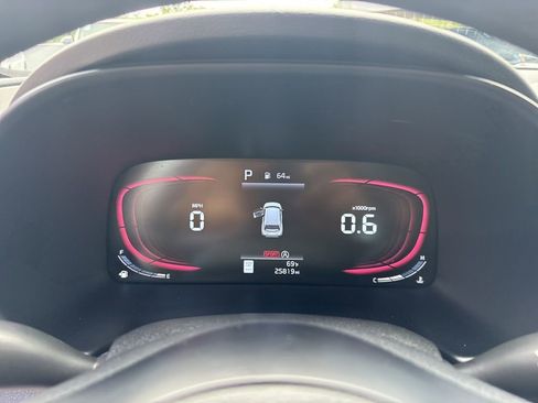 Used 2025 Kia Soul LX w/ LX Technology Package FWD image 21