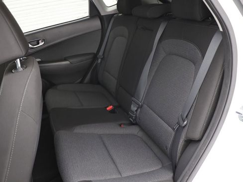 Used 2023 Hyundai Kona SE w/ Cargo Package image 12