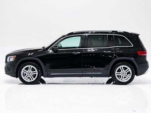 Used 2023 Mercedes-Benz GLB 250 4MATIC w/ Premium Package image 26