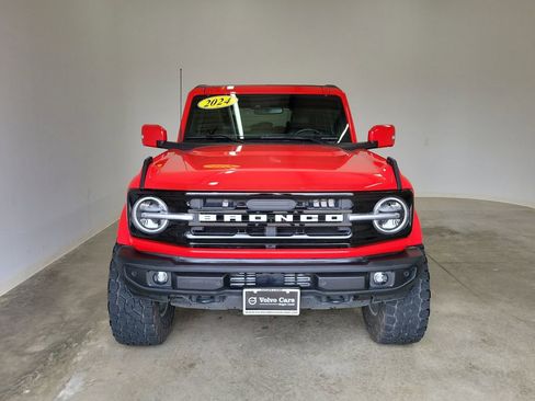 Used 2024 Ford Bronco Outer Banks AWD/4WD image 2