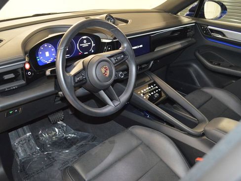 Certified 2024 Porsche Macan 4 Electric AWD/4WD image 4