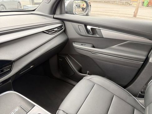 Certified 2025 Buick Enclave Preferred FWD image 29