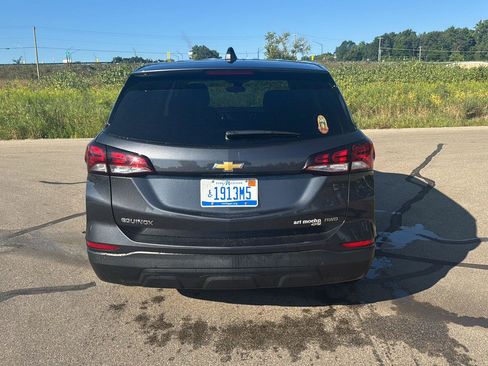 Used 2022 Chevrolet Equinox LS w/ LS Convenience Package AWD/4WD image 4