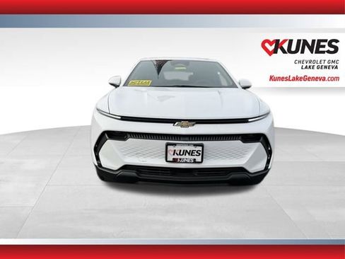 New 2026 Chevrolet Equinox EV LT w/ LPO, All-Weather Mat Package image 9