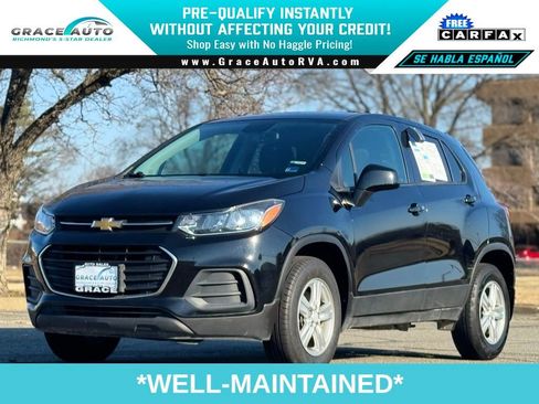 Used 2022 Chevrolet Trax LS w/ Tint and Cruise Package image 1