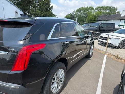 Used 2017 Cadillac XT5 FWD image 4