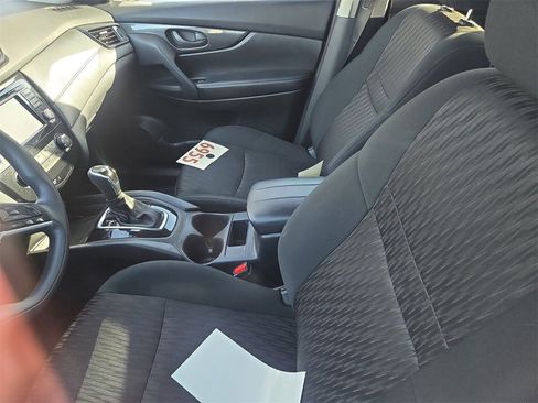 Used 2020 Nissan Rogue S image 6