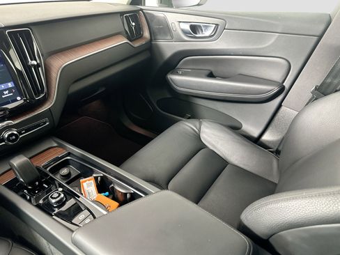 Certified 2023 Volvo XC60 B5 Plus image 25