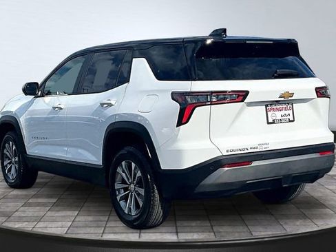 Used 2025 Chevrolet Equinox LT w/ Safety and Technology Package image 4