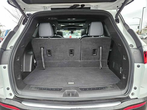 Used 2023 Buick Enclave Essence w/ Experience Buick Package image 18