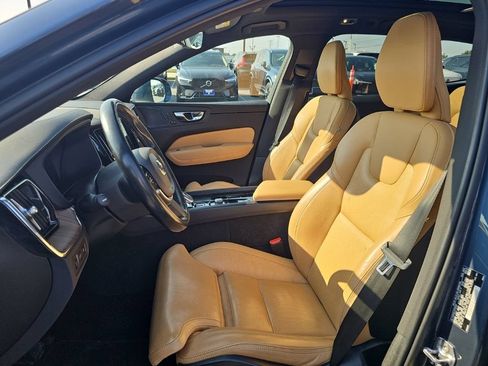 Used 2021 Volvo XC60 T8 Inscription AWD/4WD image 3