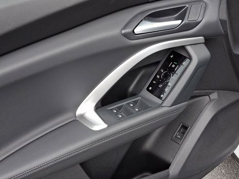 New 2026 Audi Q5 Premium AWD/4WD image 10