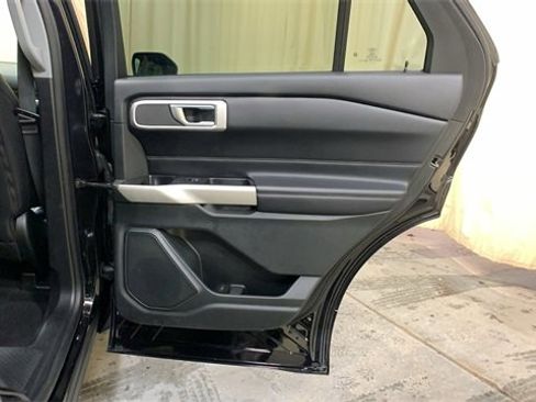 Certified 2021 Ford Explorer XLT w/ Equipment Group 202A image 13