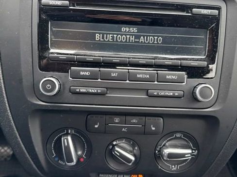 Used 2012 Volkswagen Jetta SE FWD image 10