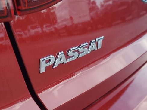 Used 2017 Volkswagen Passat 1.8T R-Line image 5