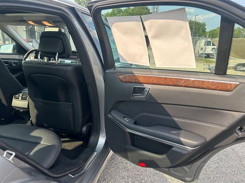 Used 2014 Mercedes-Benz E 350 Sedan image 29