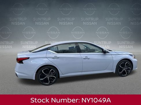 New 2025 Nissan Altima 2.5 SR w/ SR Premium Package image 7