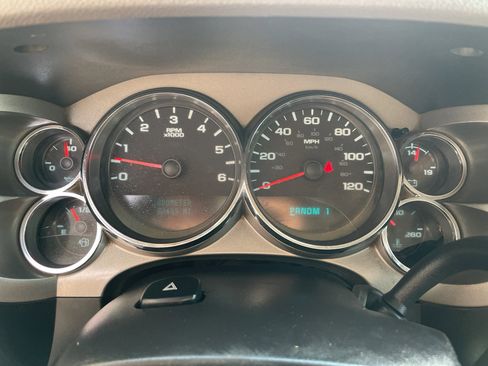 Used 2014 GMC Sierra 3500 W/T w/ Snow Plow Prep Package image 28