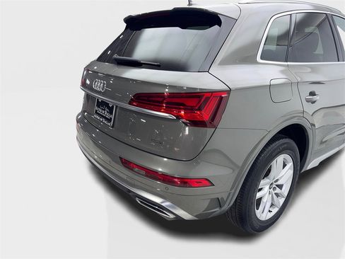 Used 2023 Audi Q5 2.0T Premium w/ Convenience Package image 18