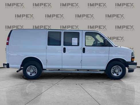Used 2023 Chevrolet Express 2500 w/ Driver Convenience Package image 6