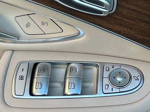 Certified 2020 Mercedes-Benz GLC 300 4MATIC image 11