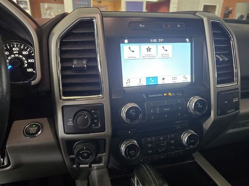 Used 2017 Ford F150 Lariat w/ Equipment Group 502A Luxury AWD/4WD image 28