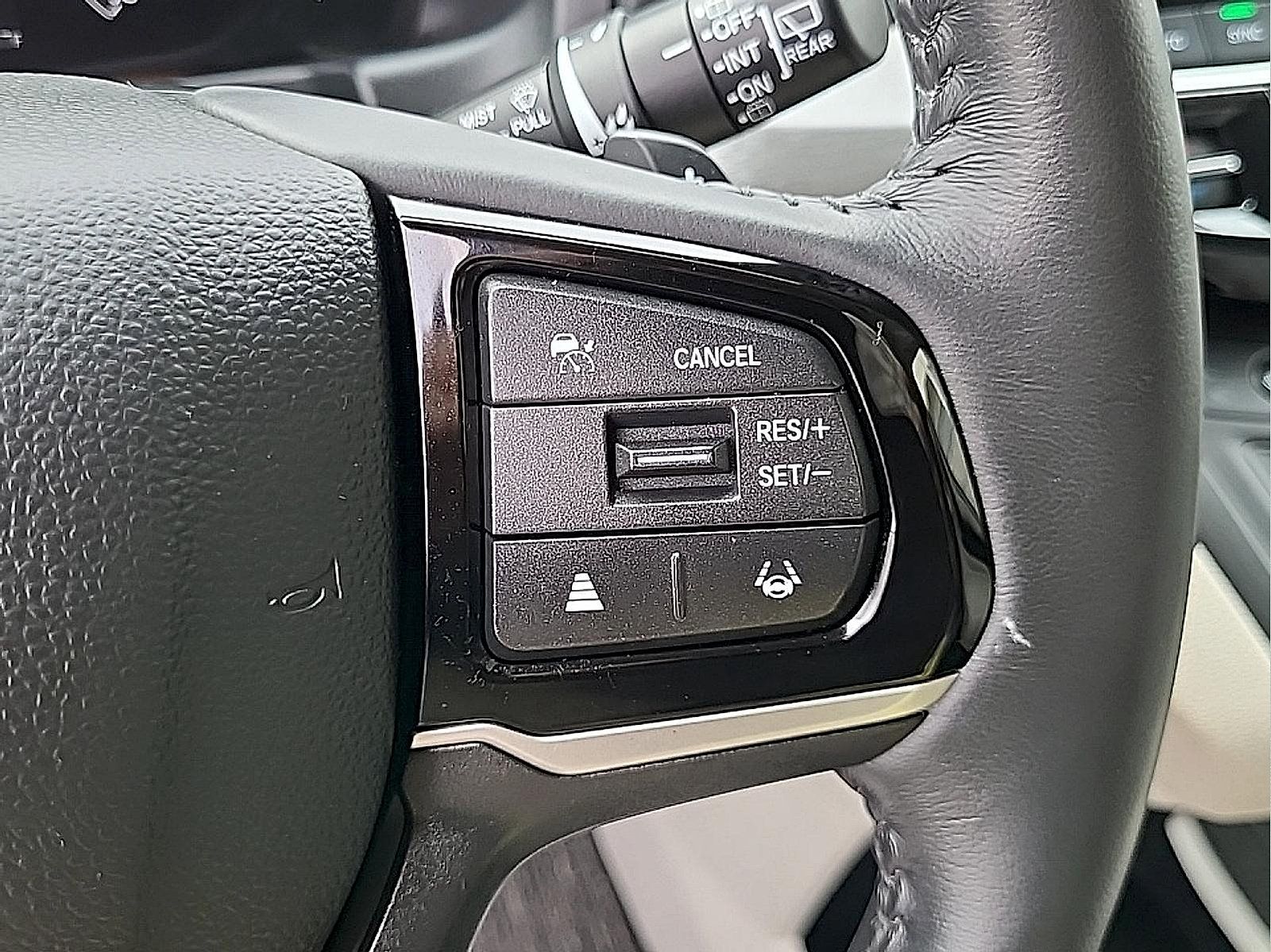 Used 2025 Honda Odyssey EX-L image 19