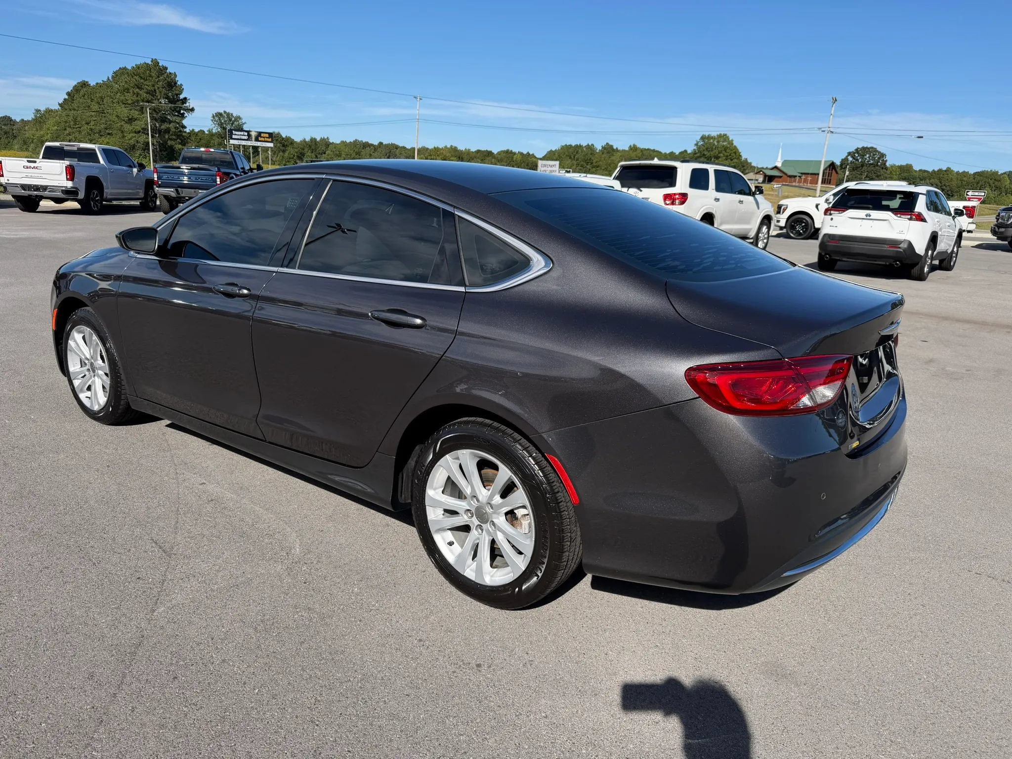 Used 2016 Chrysler 200 Limited w/ Travel & Safety Group FWD image 3