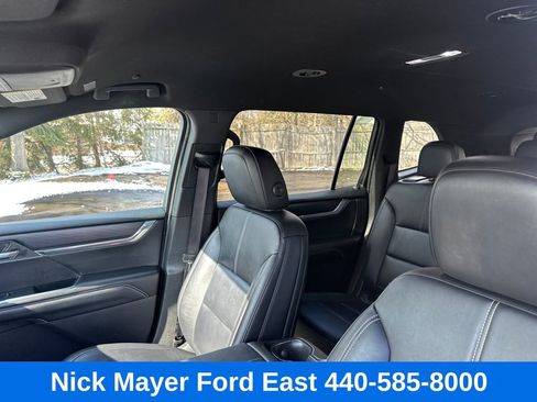 Used 2024 GMC Acadia Elevation image 16