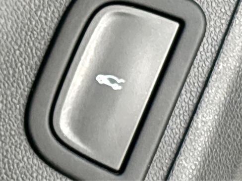 Used 2024 Chevrolet Traverse LS image 25