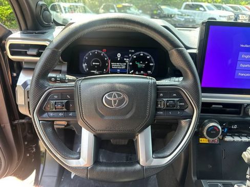 Used 2025 Toyota 4Runner TRD Off-Road Premium AWD/4WD image 35