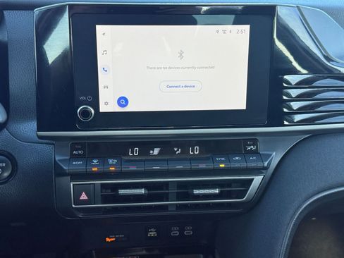 Used 2025 Toyota Camry LE image 18